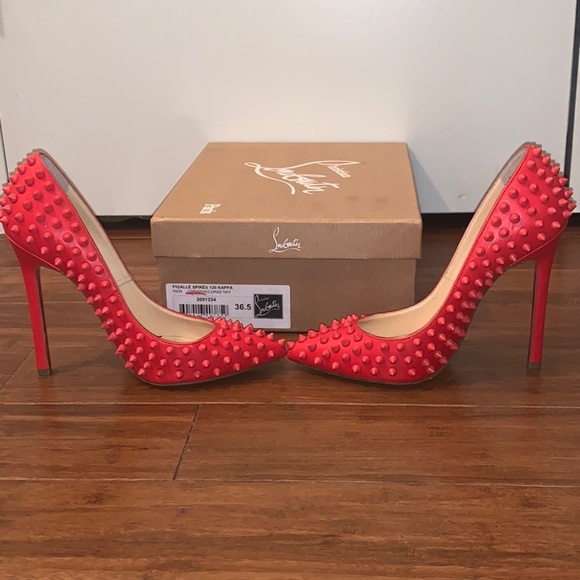 Christian Louboutin - Picture 1 of 6